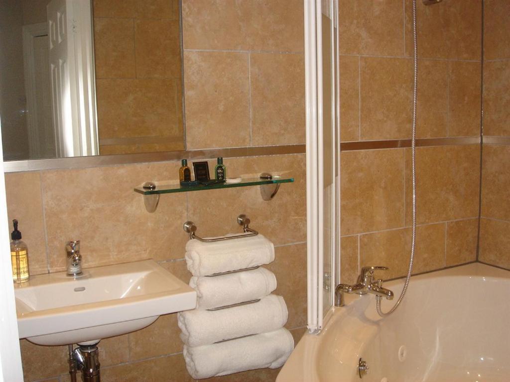 Acorn Lodge Харрогейт Экстерьер фото